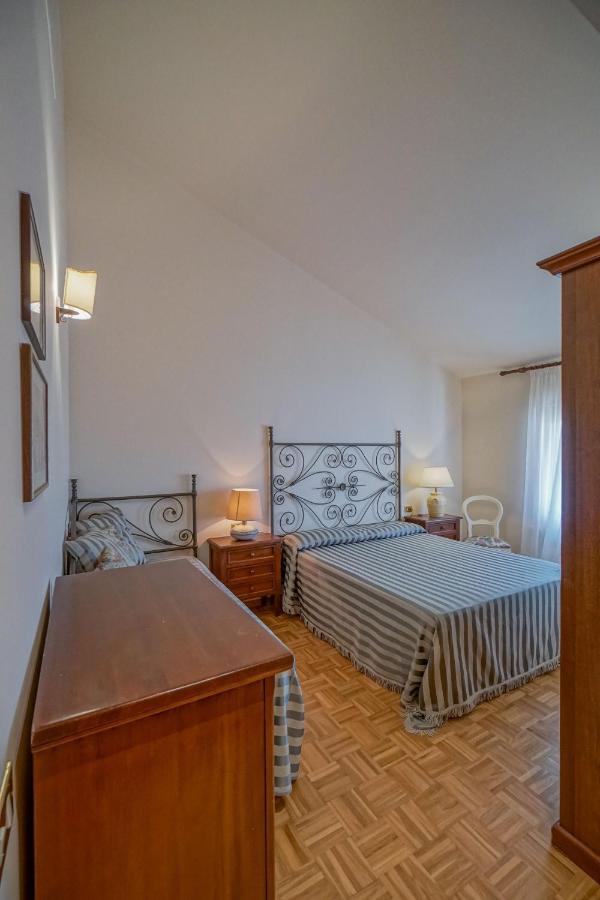 Il Quercione Agriturismo Rivotorto Exteriör bild